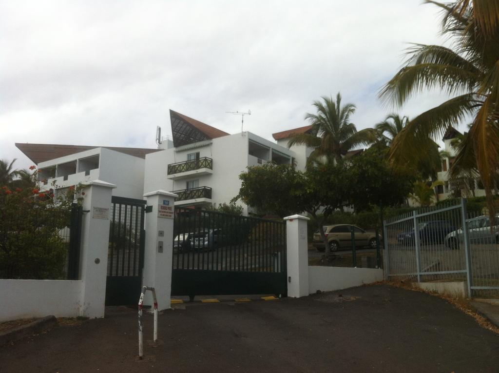 A Deux Pas De L'Ocean Apartamento Saint-Gilles-les Bains Exterior foto